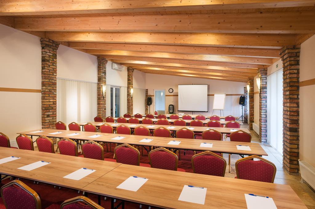 Hotel Honti Wellness Es Konferencia Szalloda Visegrád Εξωτερικό φωτογραφία