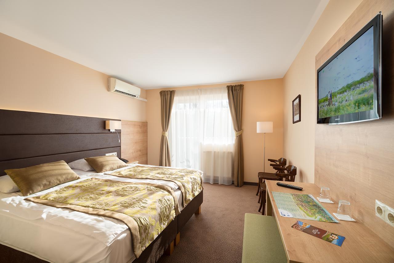 Hotel Honti Wellness Es Konferencia Szalloda Visegrád Εξωτερικό φωτογραφία